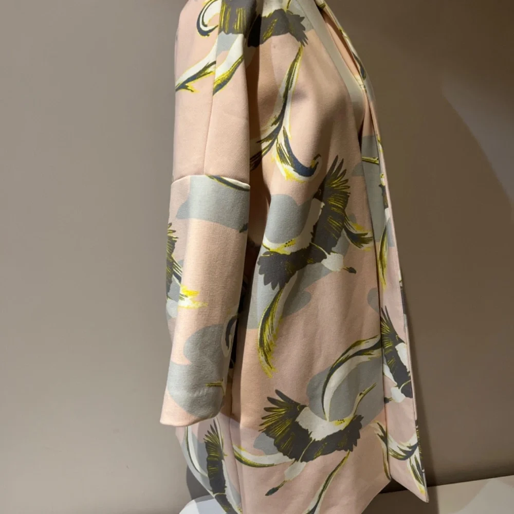 HM Printed Jacket - Picture 2 of 3